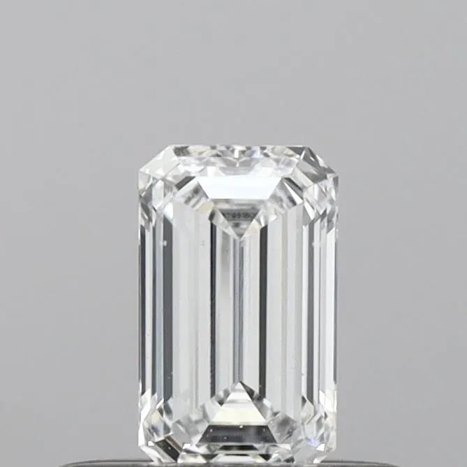 Diamante smeraldo da 0,32 ct coltivato in laboratorio (colore D, purezza VS2, certificato IGI)