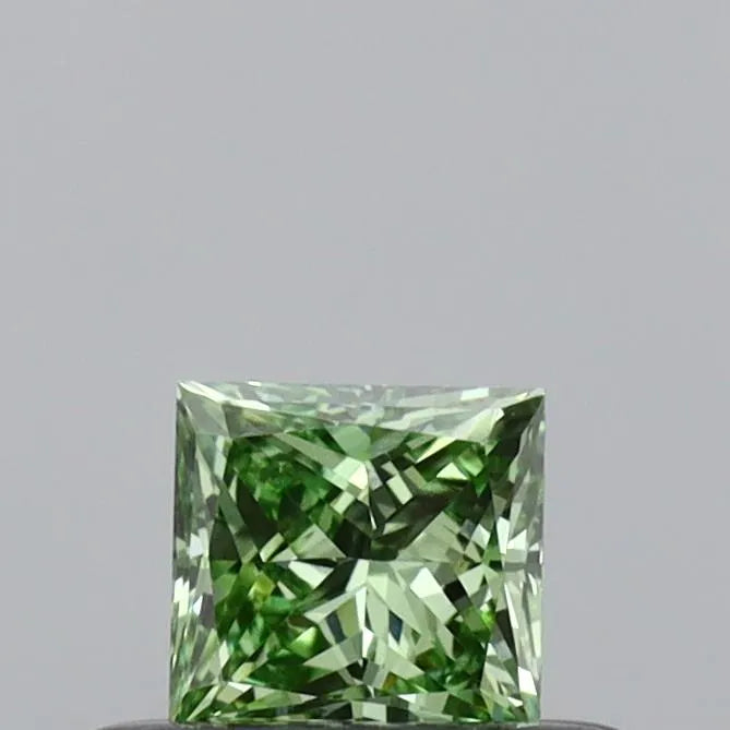 Diamante Princess Lab Grown da 0,30 ct (colore Fancy Vivid Green, purezza VVS2, certificato IGI)