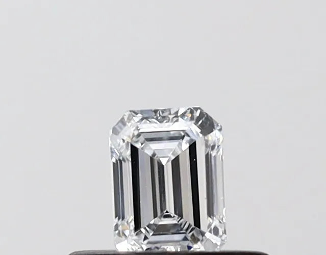 0.32ct Emerald Lab Grown Diamond (Colour E, Clarity VS1, IGI Certified)