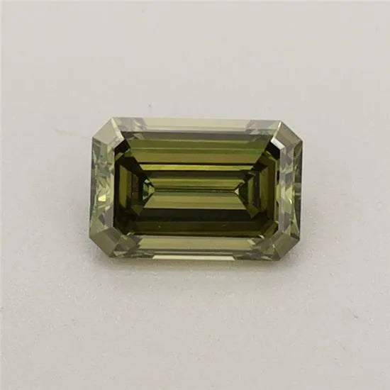 Diamante smeraldo da 0,30 ct coltivato in laboratorio (Fancy Vivid Green, Purezza VVS2, IGI)