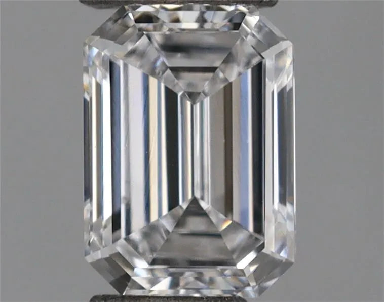 Diamante smeraldo da 0,30 ct coltivato in laboratorio (colore D, purezza VS1, certificato IGI)